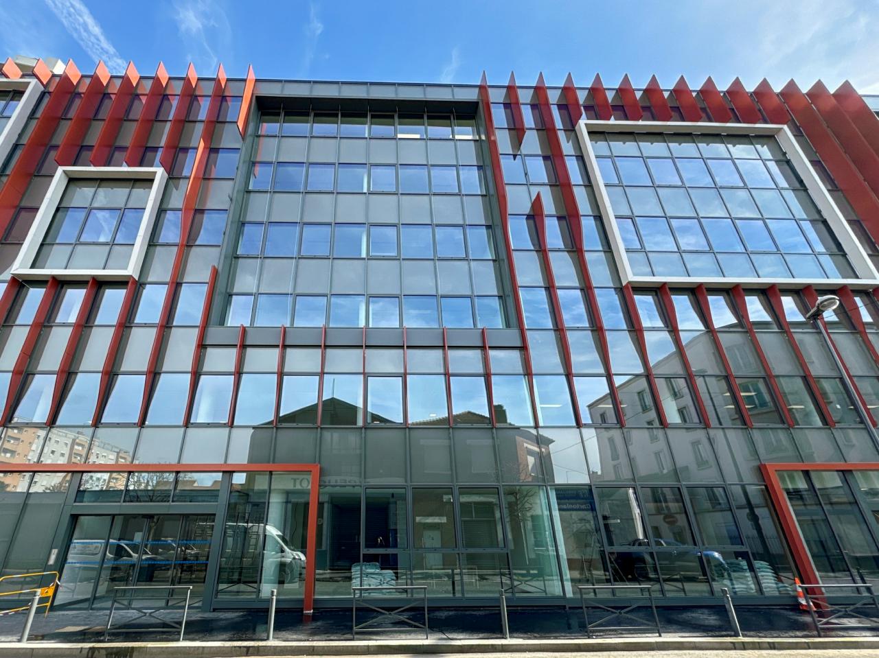 Bureau Saint-Ouen 9822m² Location bureau Saint-Ouen Seine-Saint-Denis OLBUR2104933 1